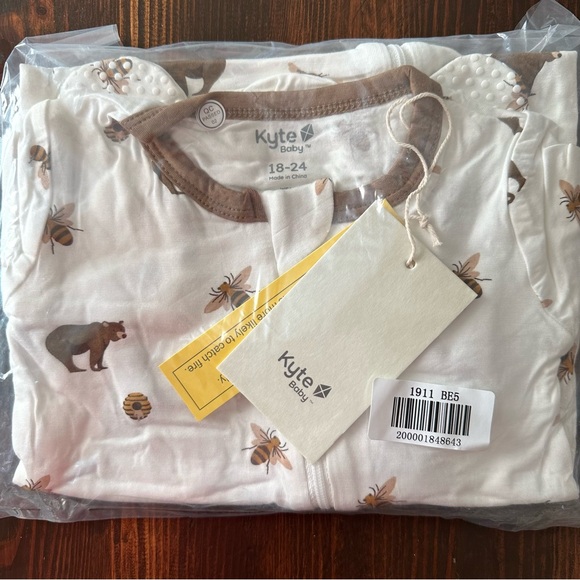 Kyte BABY Other - Kyte Baby Honey Bear zippered footie pajama